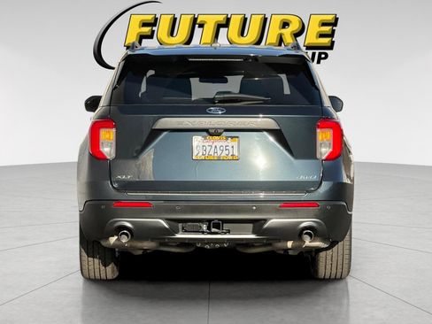 Used 2022 Ford Explorer XLT w/ Equipment Group 202A image 5