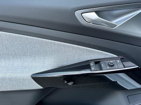 New 2025 Volkswagen ID.4 Pro image 10