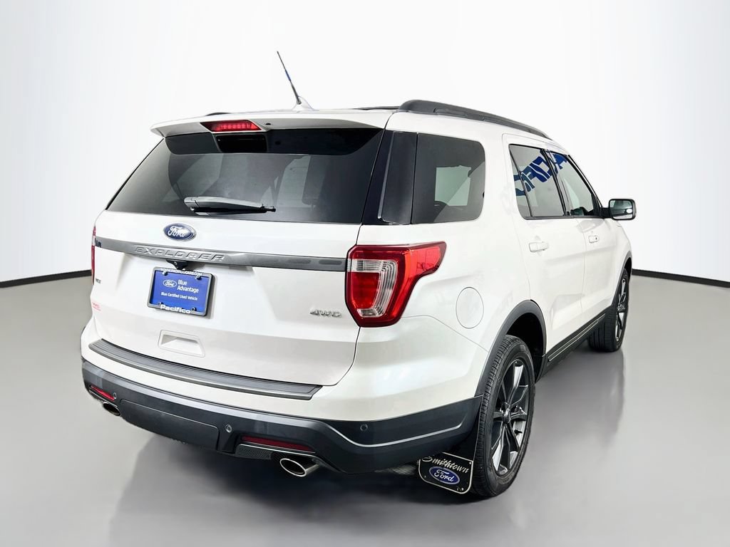 Certified 2018 Ford Explorer XLT w/ Equipment Group 202A AWD/4WD image 7
