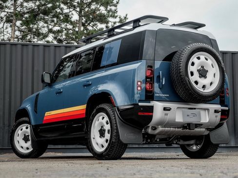 New 2025 Land Rover Defender 110 S image 2