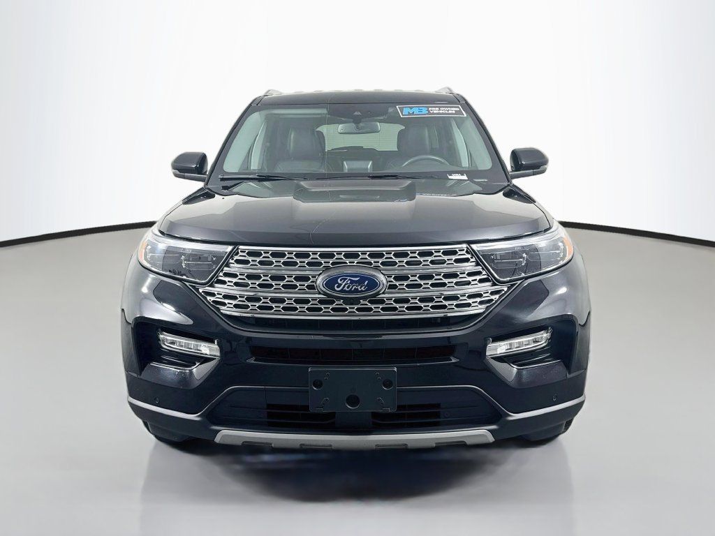 Used 2024 Ford Explorer Limited w/ Limited Technology Package RWD image 2