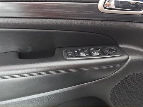 Used 2020 Jeep Grand Cherokee Altitude AWD/4WD image 19