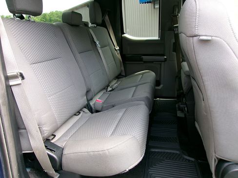 Used 2017 Ford F150 XLT image 11