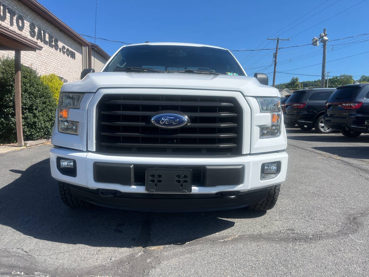 Used 2016 Ford F150 XLT w/ Equipment Group 302A Luxury AWD/4WD image 3