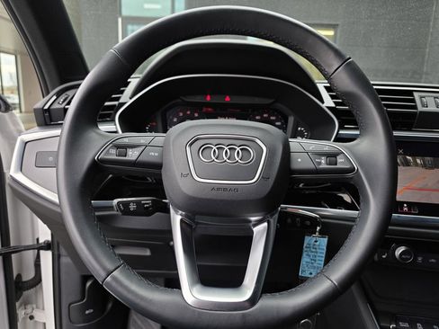 Used 2022 Audi Q3 2.0T Premium Plus w/ Premium Plus Package image 22