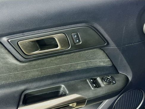 Used 2016 Ford Mustang Shelby GT350 w/ Technology Package image 21