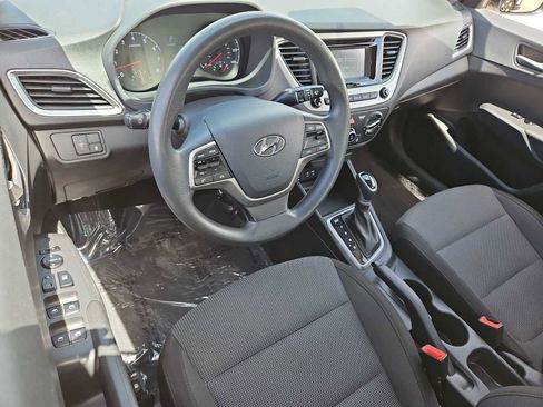 Used 2020 Hyundai Accent SE FWD image 10