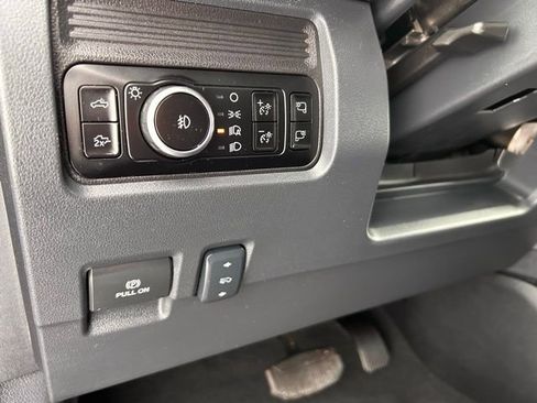 Used 2025 Ford F350 Lariat w/ Black Appearance Package image 28