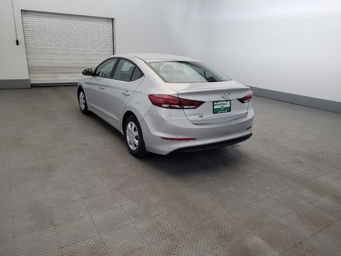 Used 2018 Hyundai Elantra SE w/ Winter Weather Package FWD image 5