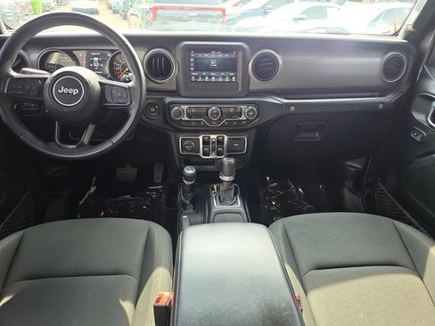 Used 2018 Jeep Wrangler Unlimited Sport S AWD/4WD image 12