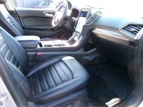 Certified 2024 Ford Edge SEL w/ Convenience Package AWD/4WD image 4