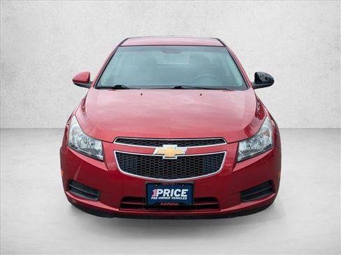 Used 2012 Chevrolet Cruze LT FWD image 2