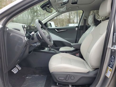 New 2025 Kia Niro EX Touring image 19