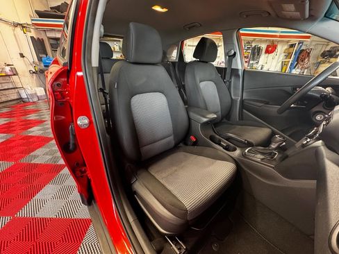 Used 2020 Hyundai Kona SE image 9