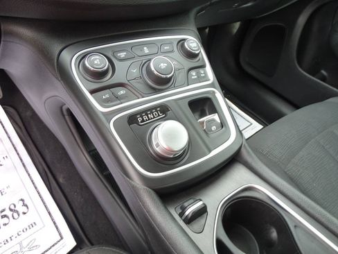 Used 2016 Chrysler 200 Limited FWD image 26