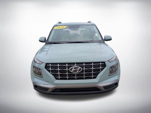 Used 2025 Hyundai Venue SEL FWD image 8