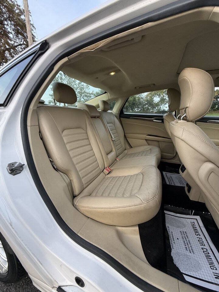 Used 2013 Ford Fusion SE FWD image 17