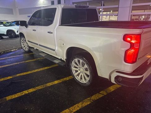 Used 2019 Chevrolet Silverado 1500 High Country w/ Technology Package image 5