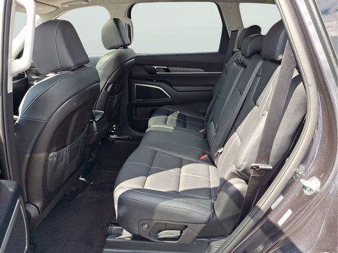 Used 2025 Kia Telluride EX FWD image 10