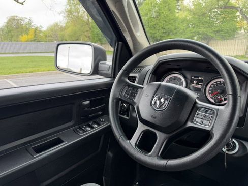 Used 2018 RAM 1500 Express AWD/4WD image 12