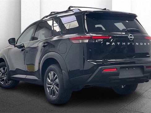 Certified 2025 Nissan Pathfinder SV image 4