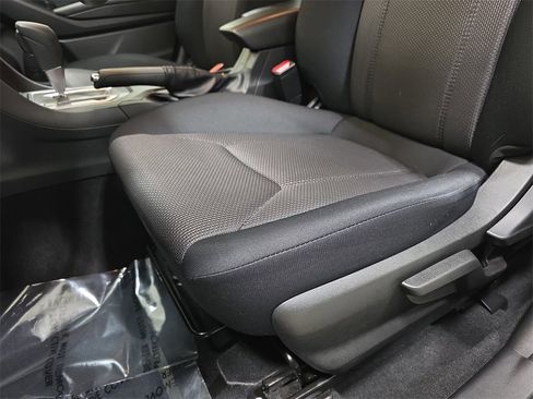 Used 2023 Subaru Crosstrek 2.0i image 28