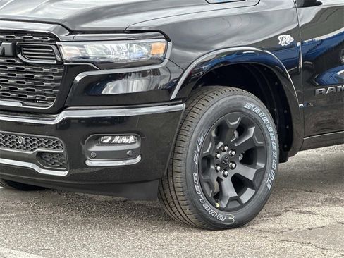 New 2026 RAM 1500 4x4 Crew Cab image 7