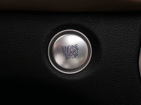 Used 2020 Hyundai Santa Fe SEL image 30