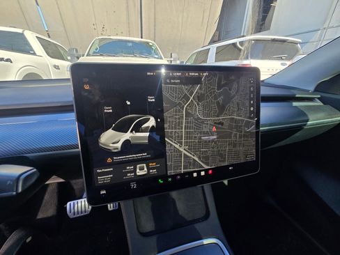 Used 2021 Tesla Model Y Performance image 9