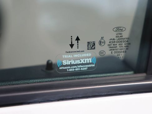 Used 2023 Ford Explorer XLT AWD/4WD image 40