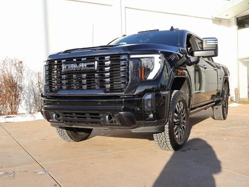 Used 2024 GMC Sierra 2500 Denali Ultimate w/ Max Trailering Package image 3