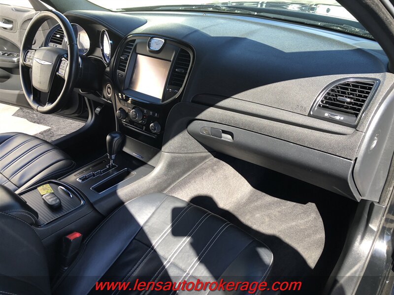 Used 2014 Chrysler 300 S RWD image 22
