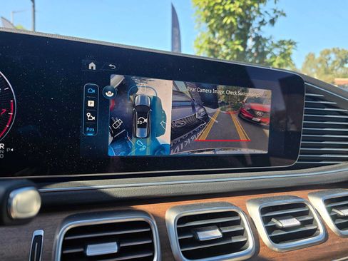 Used 2026 Mercedes-Benz GLS 580 4MATIC image 31