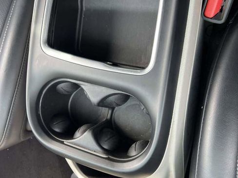 Used 2023 Chrysler Pacifica Touring-L image 23