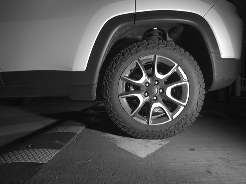 Used 2025 Jeep Compass Trailhawk image 14