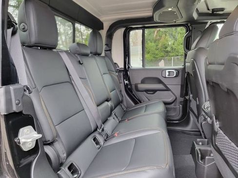 New 2026 Jeep Gladiator Sport AWD/4WD image 22