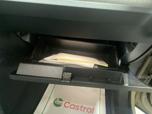 Certified 2025 Volvo XC40 B5 Ultra image 30