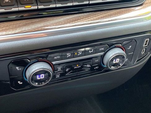 Used 2023 Chevrolet Silverado 1500 LT AWD/4WD image 25