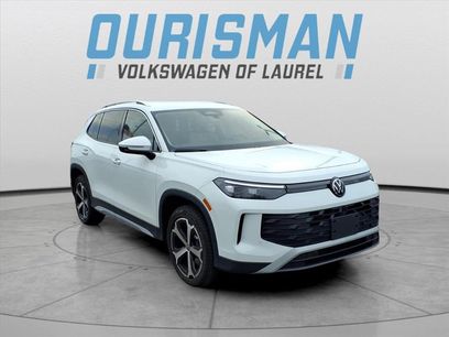 Used 2025 Volkswagen Tiguan SE