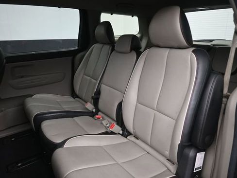 Used 2020 Kia Sedona EX FWD image 14