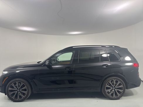 Certified 2022 BMW X7 M50i w/ Dynamic Handling Package image 21