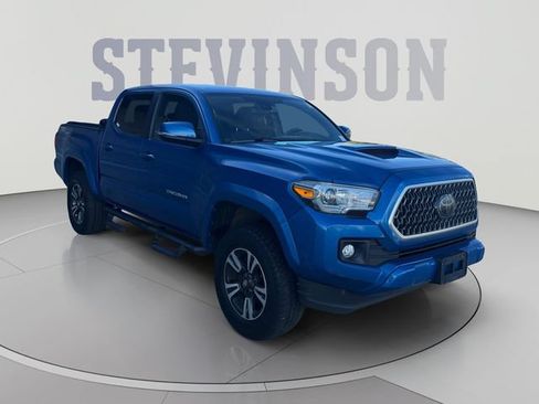 Used 2018 Toyota Tacoma TRD Sport w/ Technology Package AWD/4WD image 7