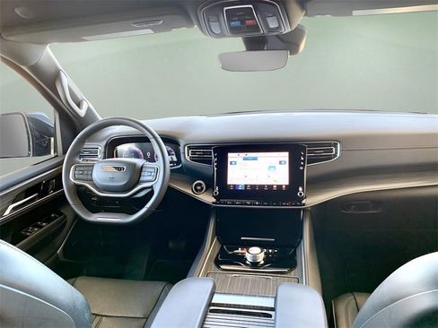 Used 2024 Jeep Wagoneer L Series II image 31