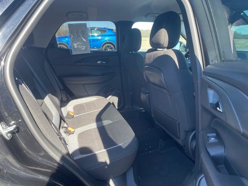 Used 2025 Chevrolet TrailBlazer LT AWD/4WD image 8