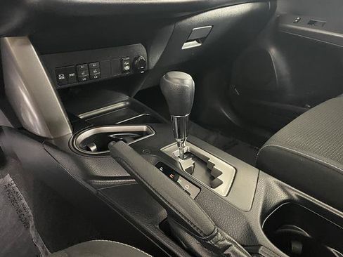 Used 2018 Toyota RAV4 XLE AWD/4WD image 20