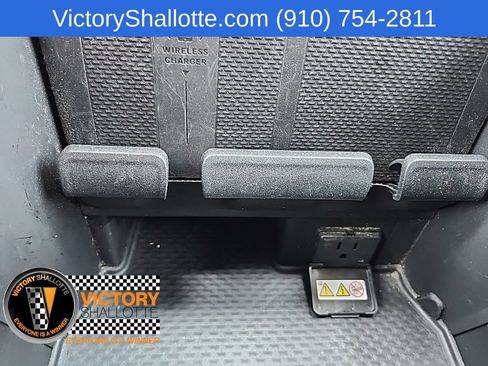 Certified 2025 RAM 1500 Laramie AWD/4WD image 9