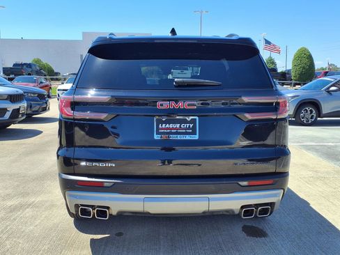 Used 2024 GMC Acadia Elevation w/ LPO, Cargo Package FWD image 6