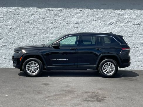 New 2025 Jeep Grand Cherokee Laredo w/ Luxury Tech Group I image 4