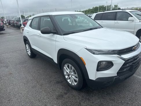 Used 2021 Chevrolet TrailBlazer LS AWD/4WD image 2