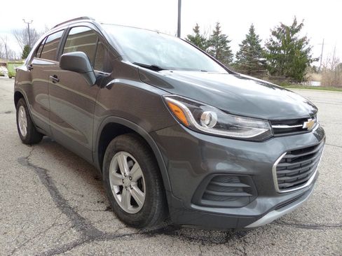 Used 2020 Chevrolet Trax LT image 11